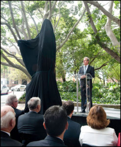 "Lachlan Macquarie" NSW Premier, Barry O'Farrell speaking at the sculpture unveiling